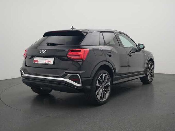 Audi Q2 S line MATRIX VIRT AHK SHZ PDC