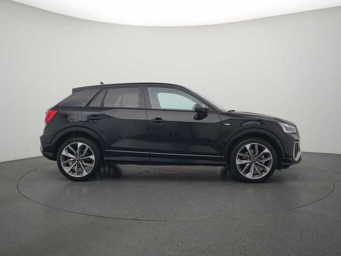 Audi Q2 S line MATRIX VIRT AHK SHZ PDC