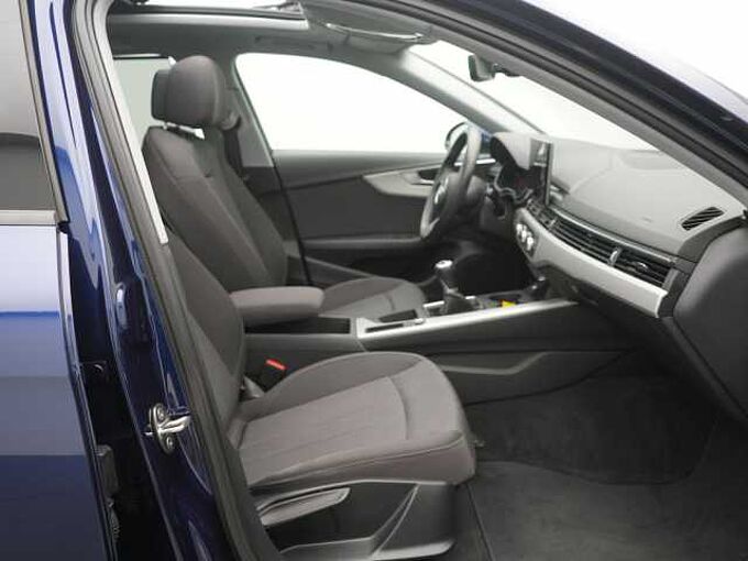 Audi A4 SHZ NAVI STANDHZ LED PANO