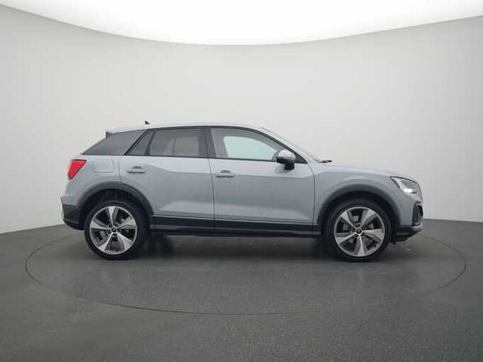 Audi Q2 advanced AHK NAVI CARPLAY VIRT SHZ KAM PDC