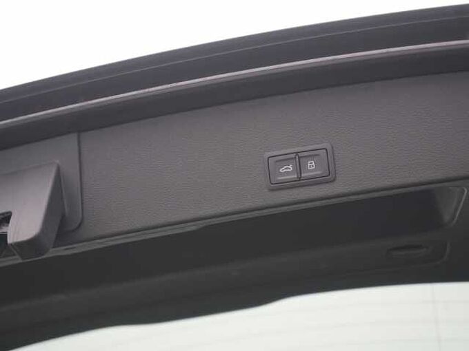 Audi Q2 35 S TRON SHZ LED PDC KLIMA PORT NAVI