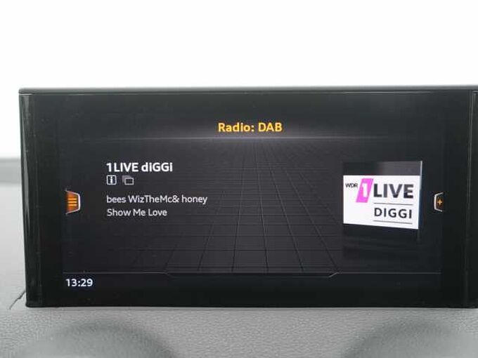 Audi Q2 35 S TRON SHZ LED PDC KLIMA PORT NAVI