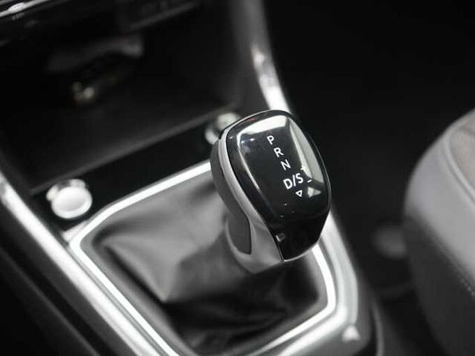 Volkswagen T-Cross Style DSG LED SHZ PDC ACC KLIMA