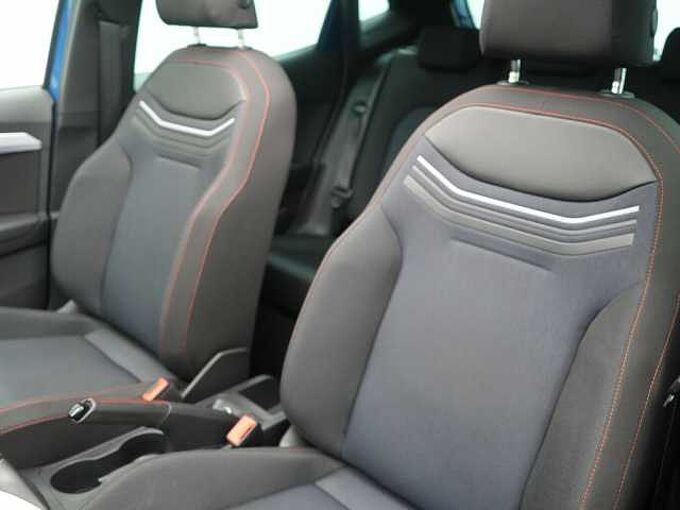 SEAT Ibiza DSG LED PANO KAM SHZ PDC