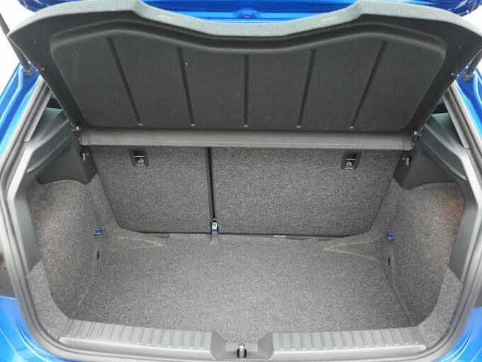 SEAT Ibiza DSG LED PANO KAM SHZ PDC