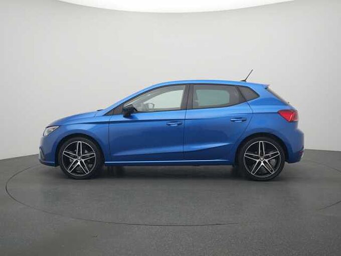 SEAT Ibiza DSG LED PANO KAM SHZ PDC