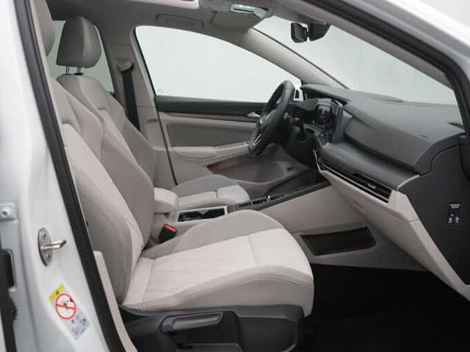 Volkswagen Golf VIII 1.4 eHybrid Style DSG PANO HUD AHK KAM