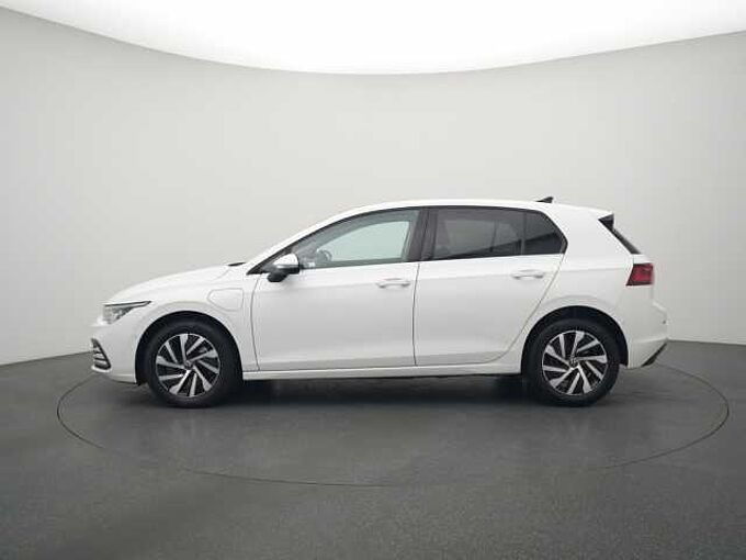 Volkswagen Golf VIII 1.4 eHybrid Style DSG PANO HUD AHK KAM