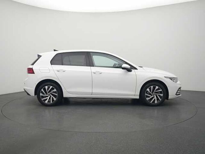 Volkswagen Golf VIII 1.4 eHybrid Style DSG PANO HUD AHK KAM