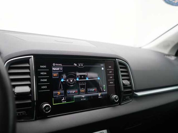 SKODA KAROQ Clever DSG LED KAM SHZ PDC W-LAN