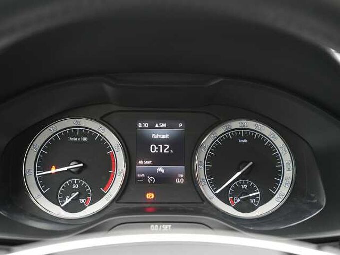 SKODA KAROQ Clever DSG LED KAM SHZ PDC W-LAN