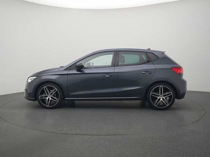 SEAT Ibiza FR DSG PANO LED KAM SHZ PDC