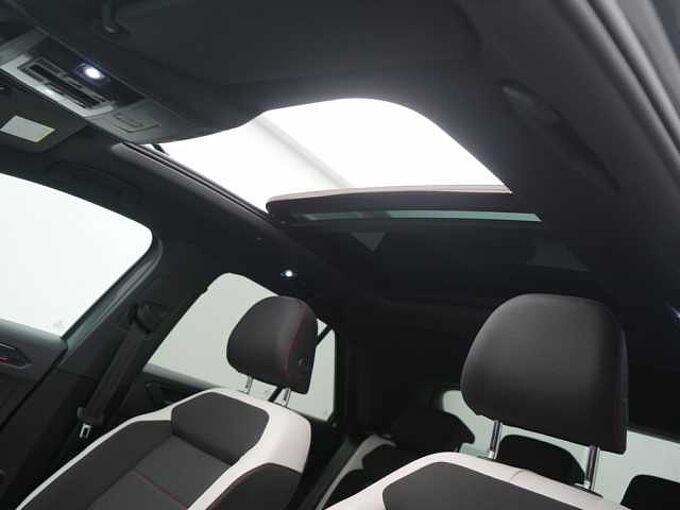 Volkswagen T-Roc Sport 4M DSG LED PANO KAM SHZ PDC