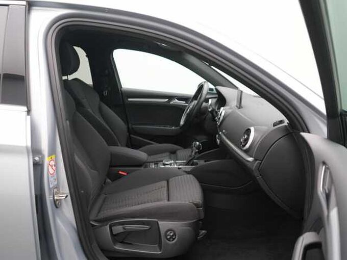 Audi A3 Limousine S-TRON AHK ACC NAVI PANO SHZ XENON