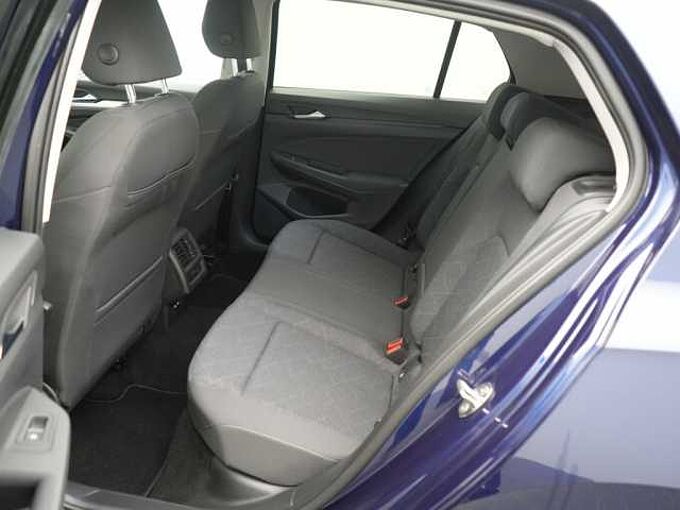 Volkswagen Golf VIII Life DSG ACC NAVI LED PDC CARPLAY