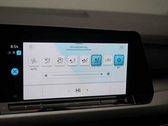 Volkswagen Golf VIII Life DSG ACC NAVI LED PDC CARPLAY