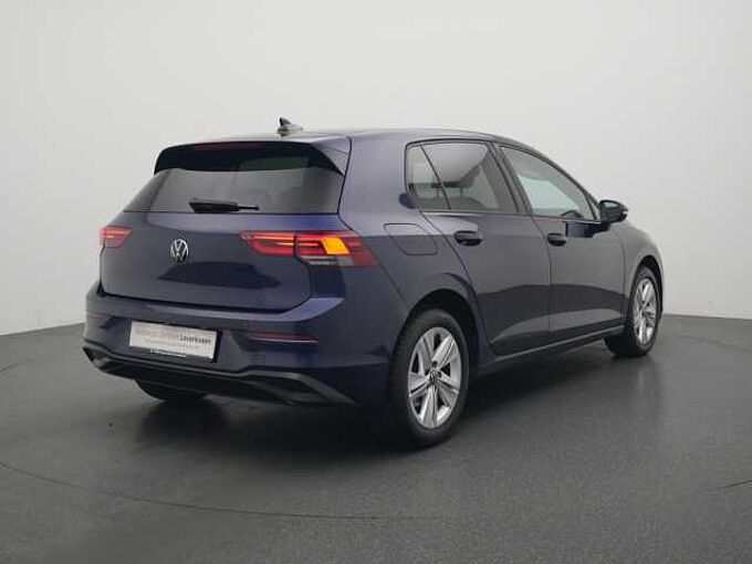 Volkswagen Golf VIII Life DSG ACC NAVI LED PDC CARPLAY