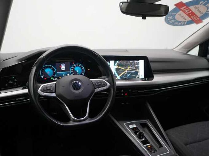 Volkswagen Golf VIII Life DSG ACC NAVI LED PDC CARPLAY