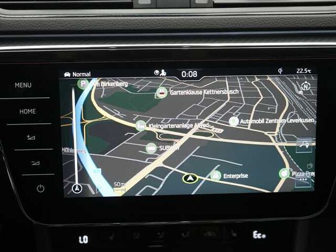 SKODA SUPERB Combi iV Sportline DSG MATRIX PANO AHK