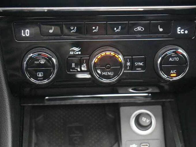 SKODA SUPERB Combi iV Sportline DSG MATRIX PANO AHK