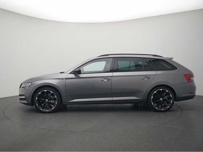 SKODA SUPERB Combi iV Sportline DSG MATRIX PANO AHK