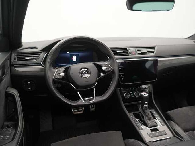 SKODA SUPERB Combi iV Sportline DSG MATRIX PANO AHK