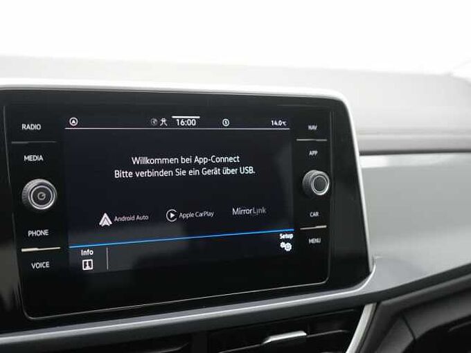 Volkswagen T-Roc DSG ACC STANDHZ LED PDC