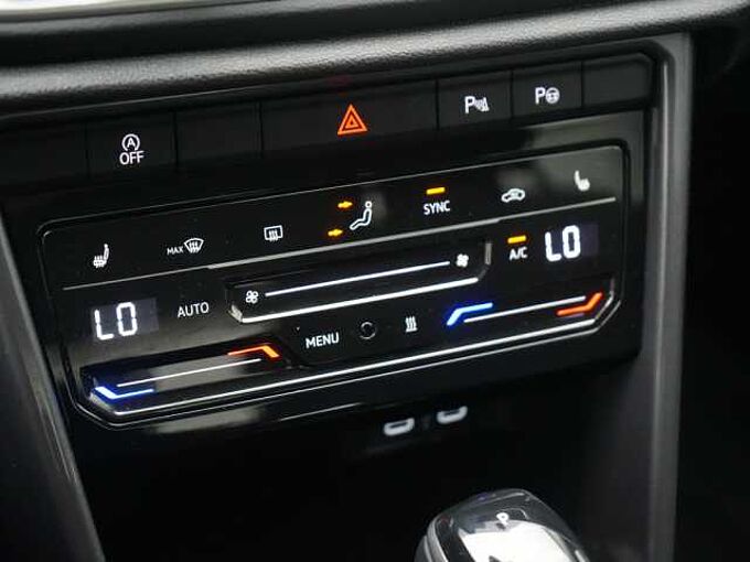 Volkswagen T-Roc DSG ACC STANDHZ LED PDC