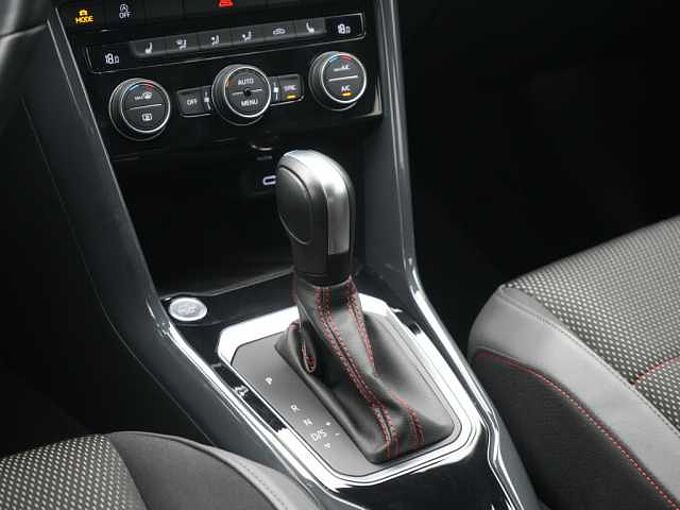 Volkswagen T-Roc Sport ACC AHK NAVI KAM SHZ PDC