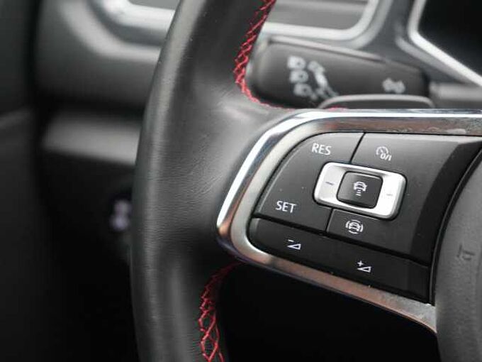 Volkswagen T-Roc Sport ACC AHK NAVI KAM SHZ PDC