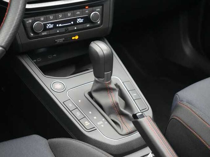 SEAT Ibiza FR DSG PANO LED KAM SHZ PDC