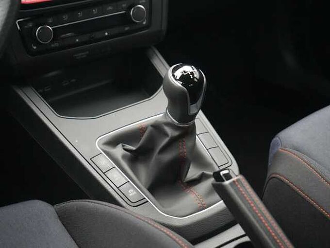 SEAT Ibiza NAVI LED FACELIFT PDC KLIMA VIRT