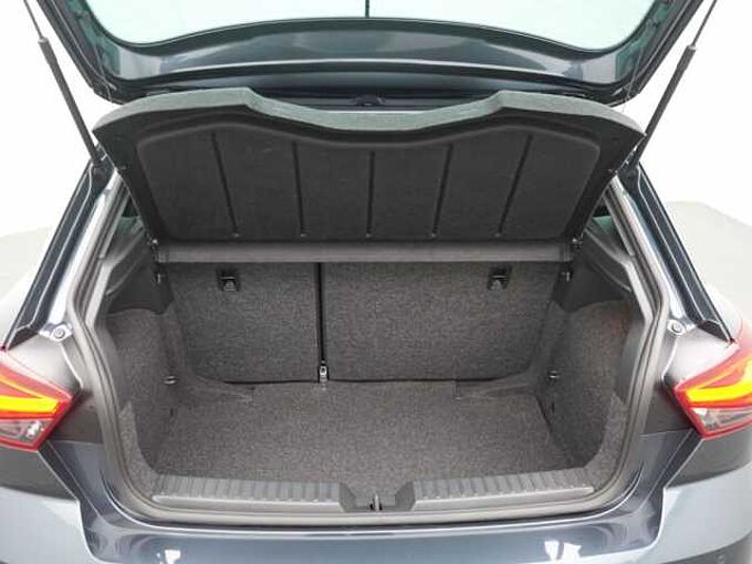 SEAT Ibiza DSG LED KAM PANO SHZ PDC