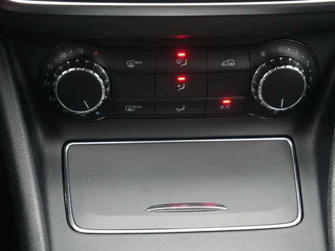 Mercedes-Benz CLA 220 SB Urban 4MATIC LED KAM SHZ PTS STANDHZ