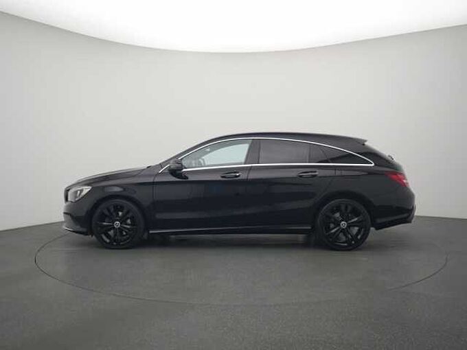 Mercedes-Benz CLA 220 SB Urban 4MATIC LED KAM SHZ PTS STANDHZ
