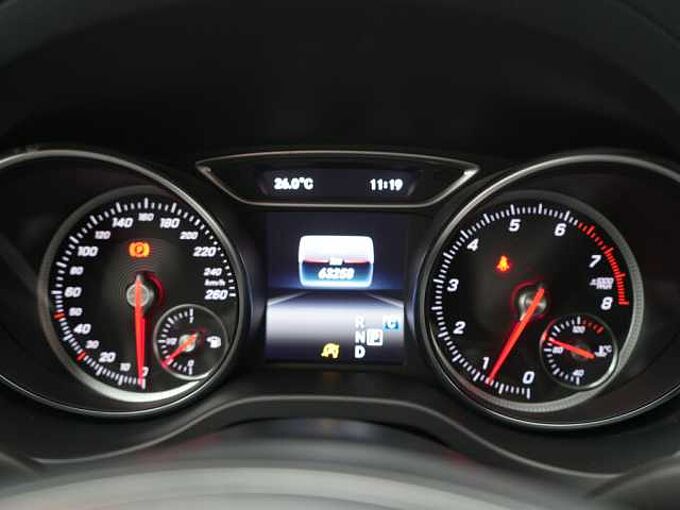 Mercedes-Benz CLA 220 SB Urban 4MATIC LED KAM SHZ PTS STANDHZ