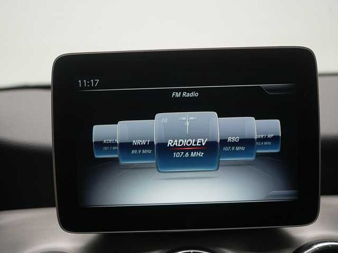 Mercedes-Benz CLA 220 SB Urban 4MATIC LED KAM SHZ PTS STANDHZ