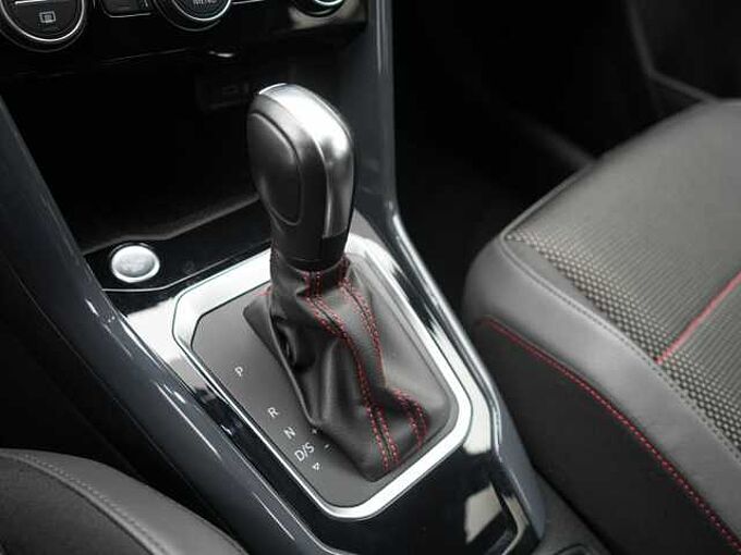 Volkswagen T-Roc Sport ACC AHK NAVI KAM LED SHZ PDC