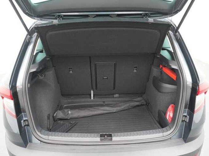 SKODA KAROQ DSG LED KAM SHZ PDC W-LAN KLIMA NAVI