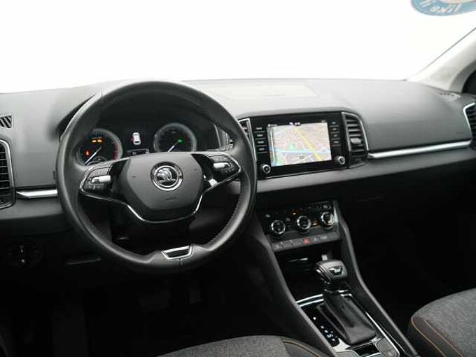 SKODA KAROQ DSG LED KAM SHZ PDC W-LAN KLIMA NAVI