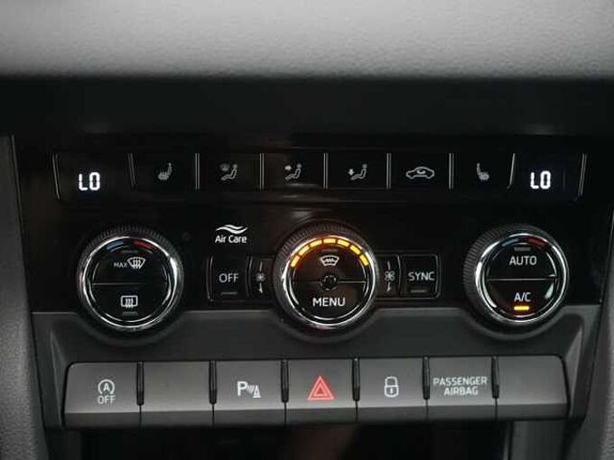 SKODA KAROQ Sportline DSG VIRT ACC AHK NAVI KAM SHZ