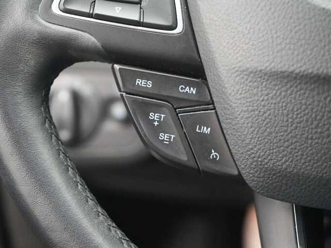 Ford Kuga EcoBoost Trend SHZ KLIMA PORT NAVI