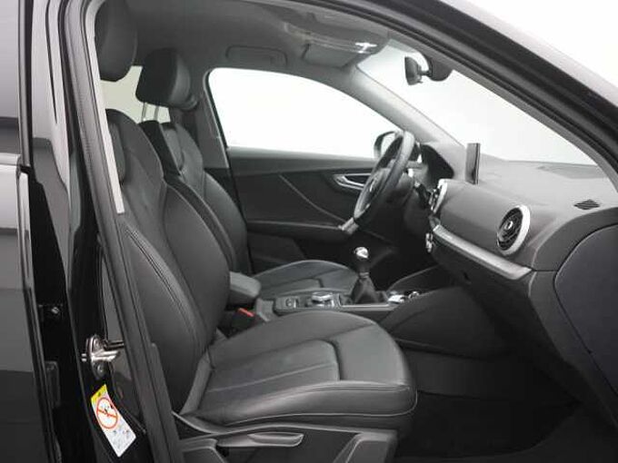 Audi Q2 35 S line LED KAM SHZ PDC KLIMA