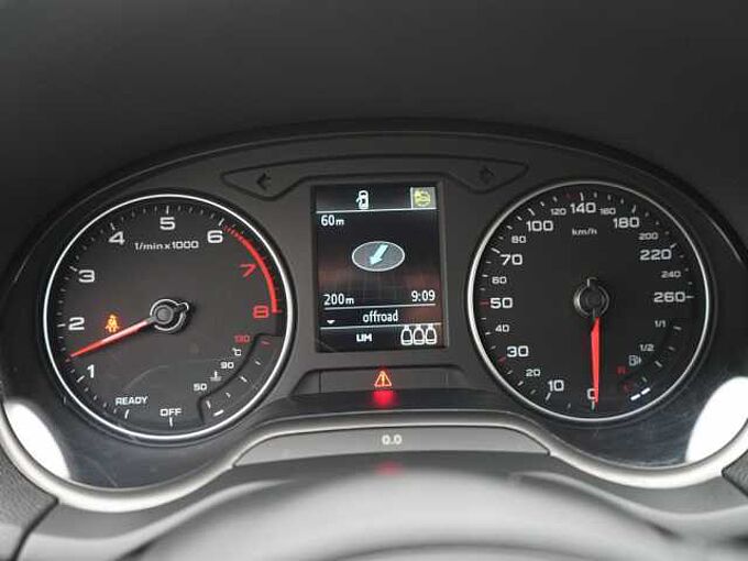 Audi Q2 35 S line LED KAM SHZ PDC KLIMA