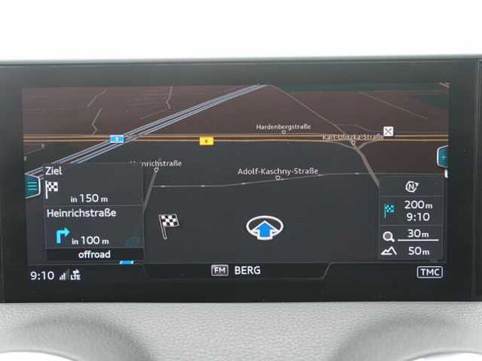 Audi Q2 35 S line LED KAM SHZ PDC KLIMA