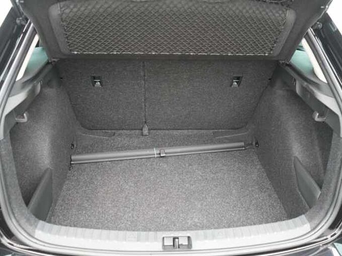 SKODA SCALA DSG AHK VIRT ACC SHZ LED CARPLAY PDC