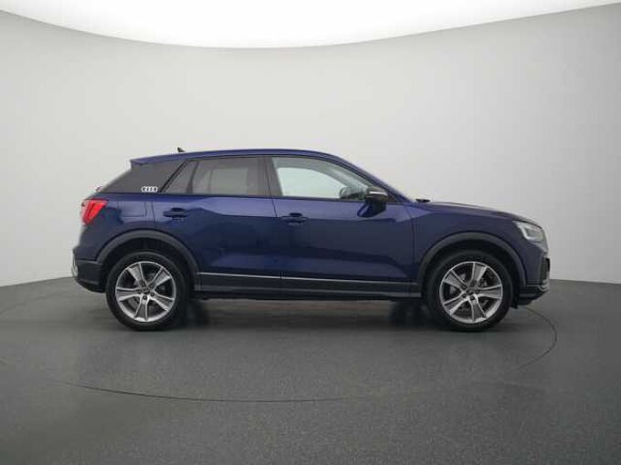 Audi Q2 advanced MATRIX SHZ AHK PDC KLIMA