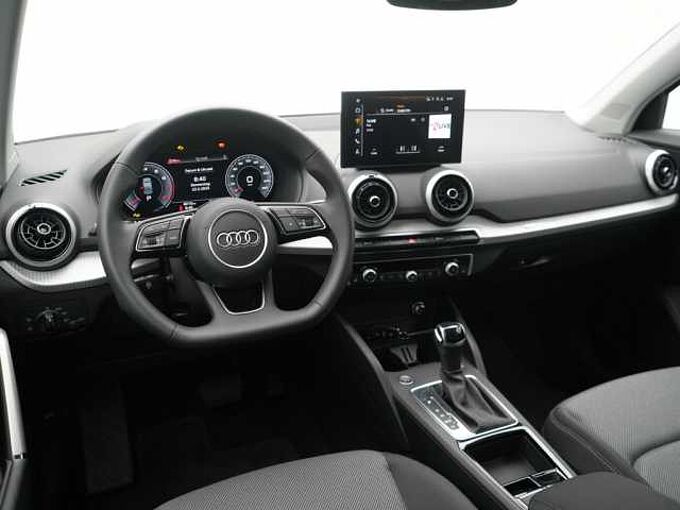 Audi Q2 advanced MATRIX SHZ AHK PDC KLIMA