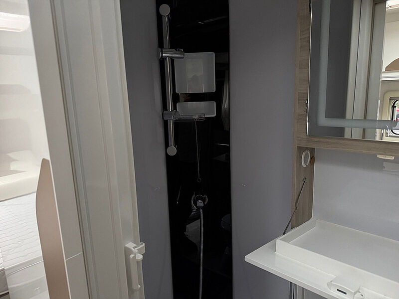 695 BETT DUSCHE SPÜLE TISCH WC HERD