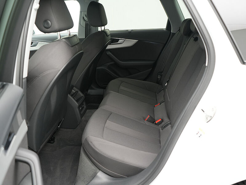Audi A4 Avant TFSI S TRON MATRIX AHK PDC VIRT